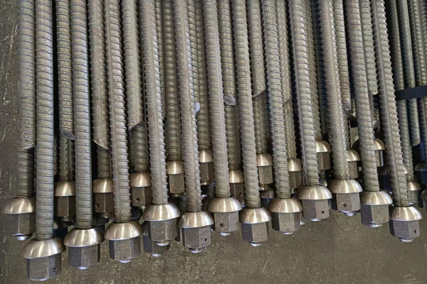 Âncora de rosca com extremidade afiada